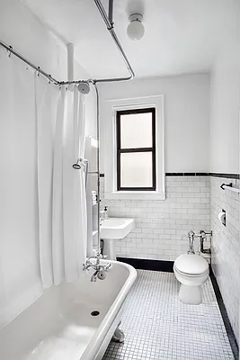 Sold by NYLON Real Estate | media 17