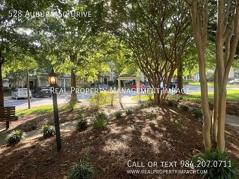 528 Auburn Square Dr — Photo 24