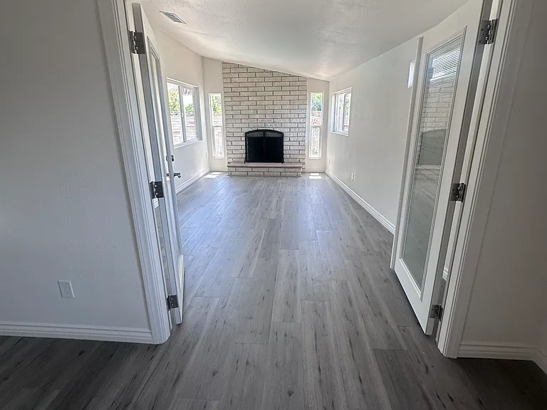 6071 Howell Dr — Photo 10