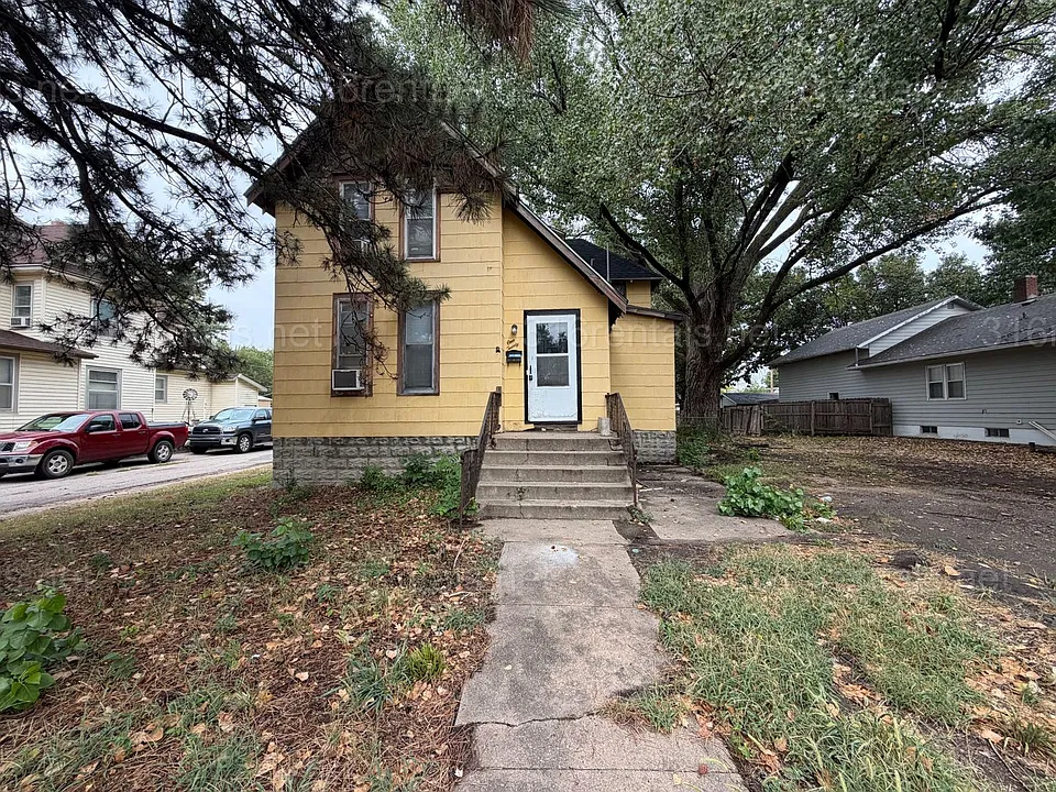 120 W 10th St