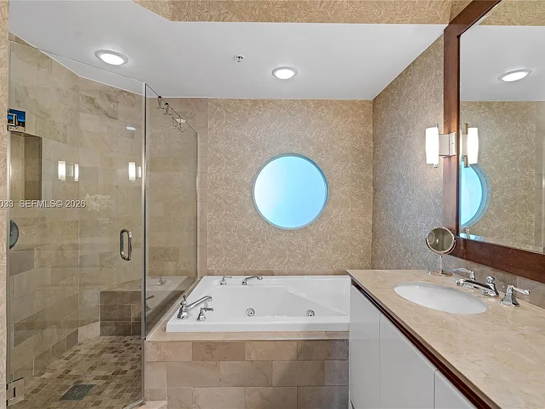 1500 Ocean Dr #704 — Photo 23