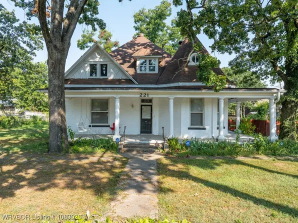221 N 18th St, Fort Smith, AR 72901