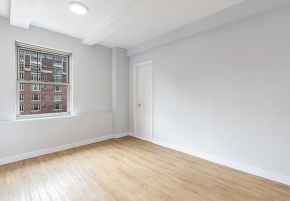 2nd image of 166 W 75th St #109