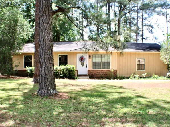 104 Pinecrest Loop, Enterprise, AL 36330