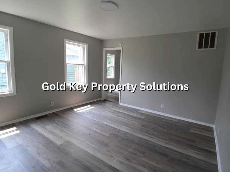 1601 N Elm St — Photo 9