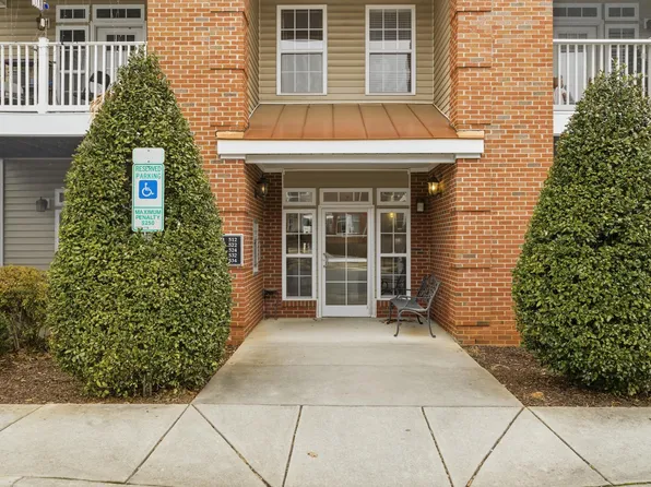 512 Weather Ridge Ln, Cary, NC 27513