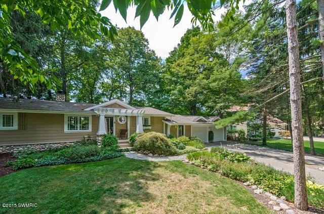 1st image of 3206 Thorncrest Dr SE