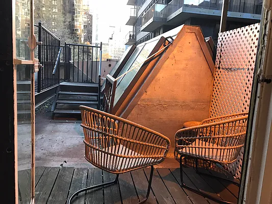 Rented by Voro, LLC | media 16