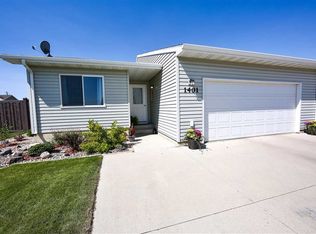 1401 35th Ave SE, Minot, ND 58701