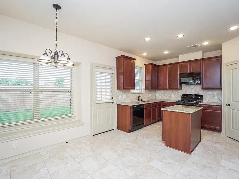 2206 Argos Dr — Photo 11