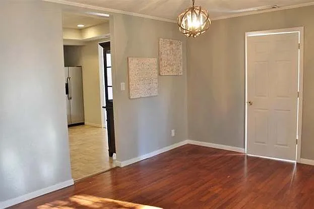 517 Burgett St — Photo 23