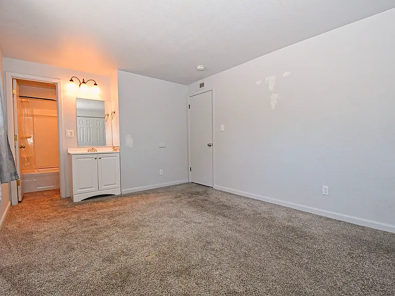 1513 N Edmonds Dr #D — Photo 13