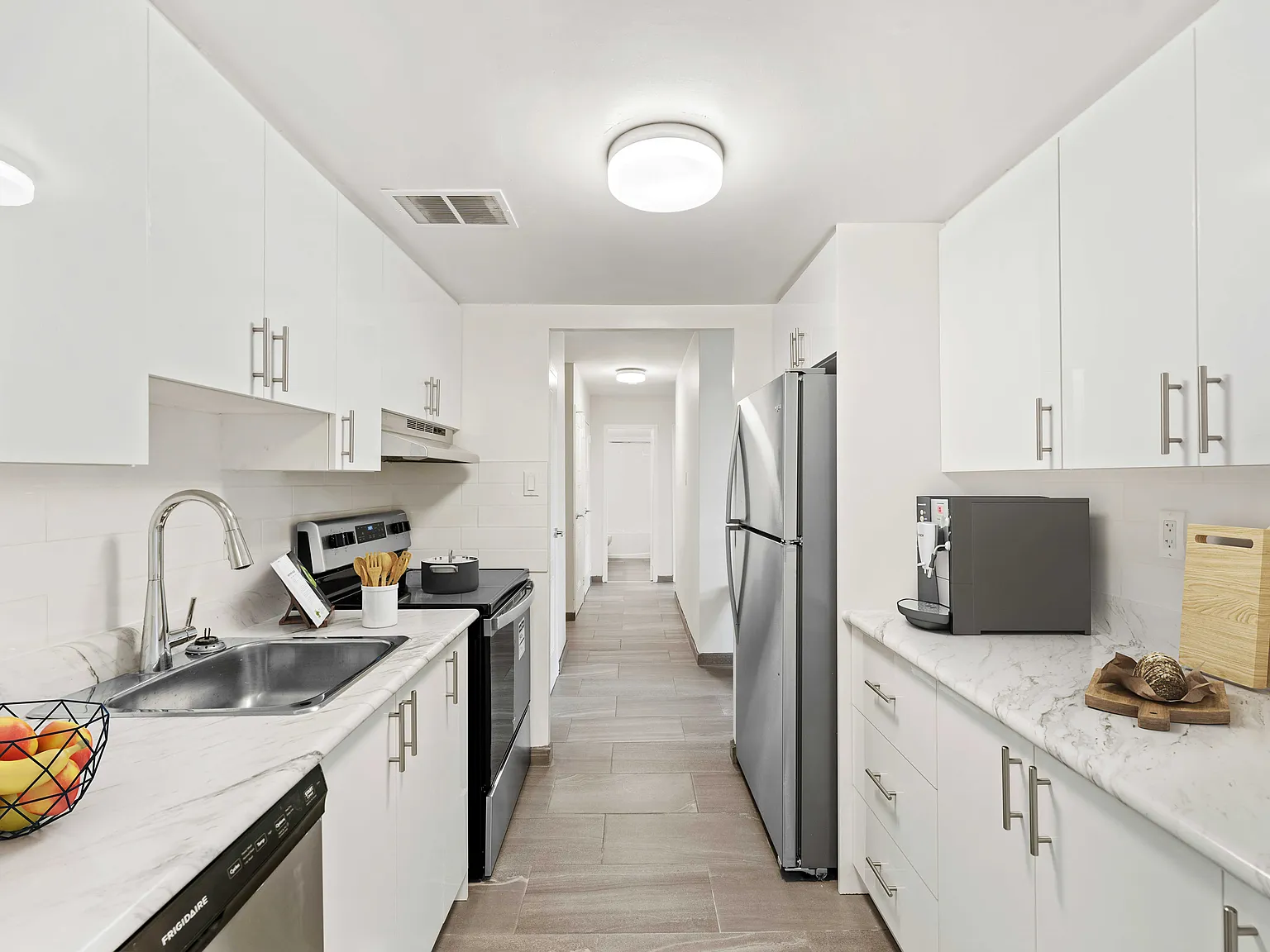 1275 Elgin Street — Photo 1