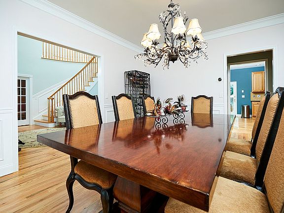 Formal Dining Room 