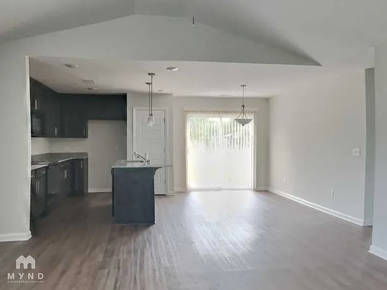 Dasher Pointe — Photo 39
