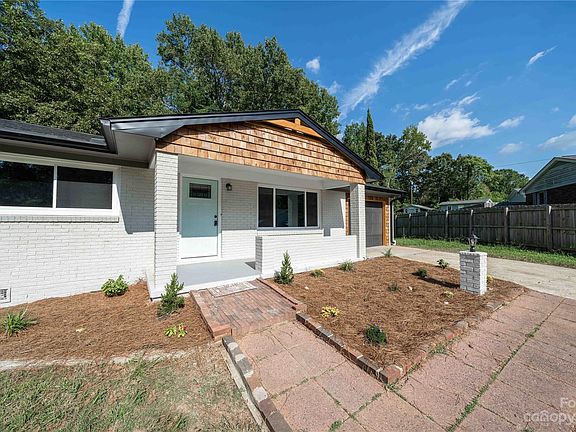 2nd image of 4301 Derrydowne Ln