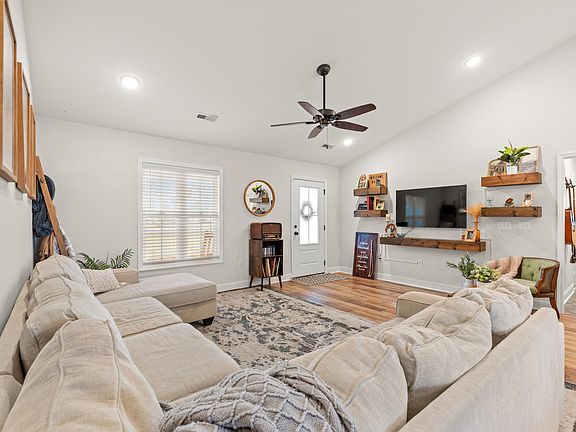 5th image of 5601 Cates Bay Hwy.