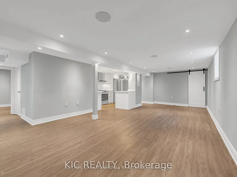 108 Cardinal Cres — Photo 5