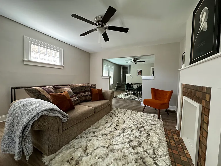 1307 Oakwood Ave — Photo 1