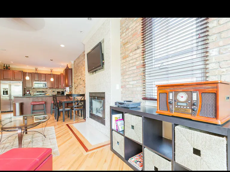 1523 W Huron St #2 — Photo 11
