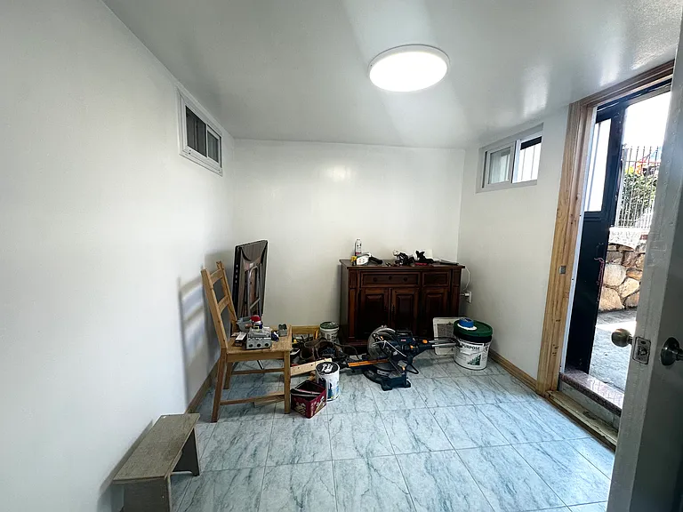 10 Ellington St #1 — Photo 1