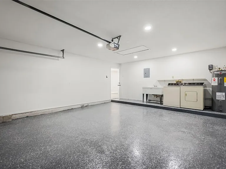 106 Lamplighter Dr — Photo 27
