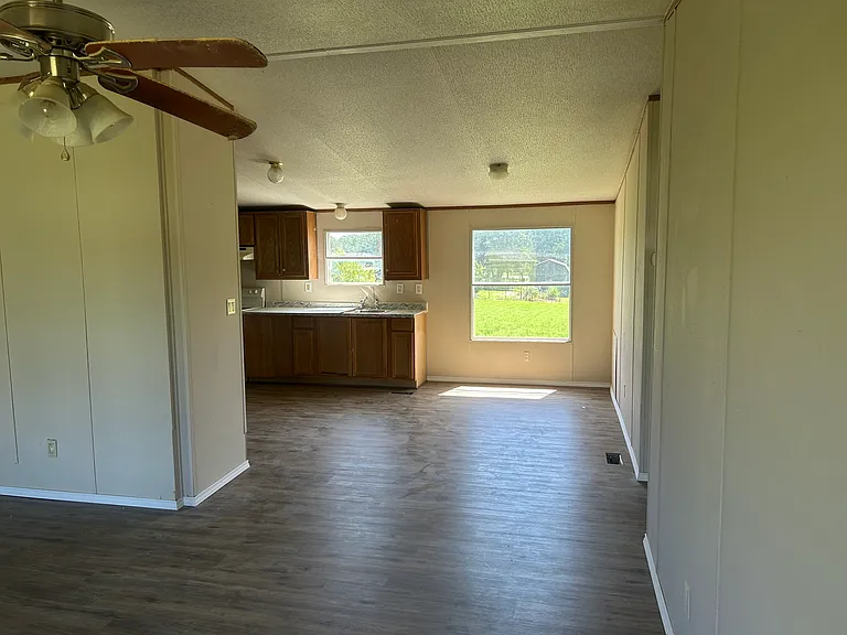239 Cedar Dr — Photo 5