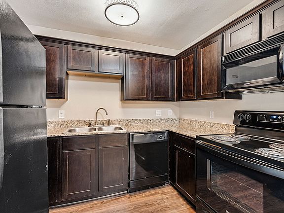 2nd image of 427 W 16th St APT 23