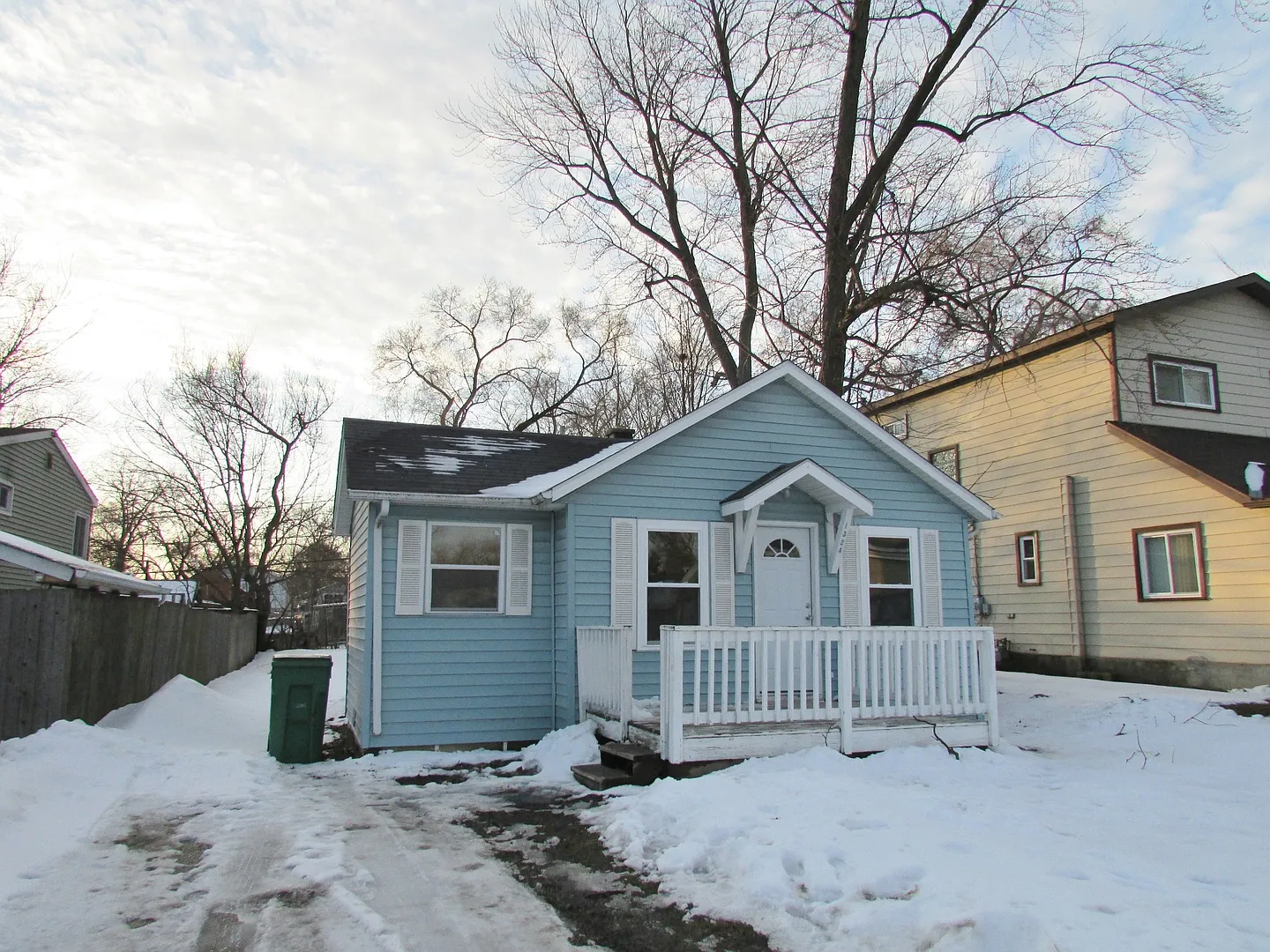 1324 Chestnut Dr photo 1