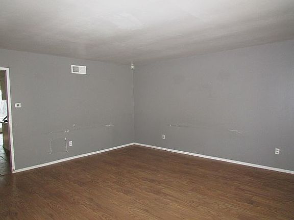 3rd image of 610 McLain St