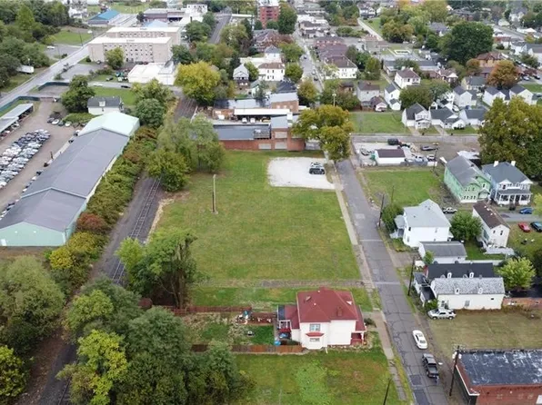 529 6th Ave N, Steubenville, OH 43952