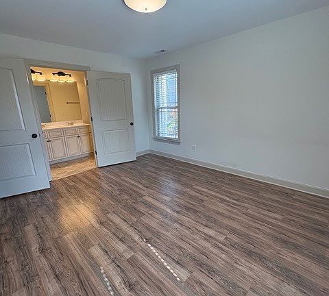 5th image of 90 Young Rd