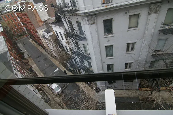 Rented by Compass | media 30