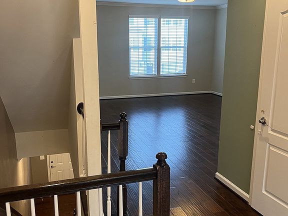 3rd image of 606 Birds Nest Way