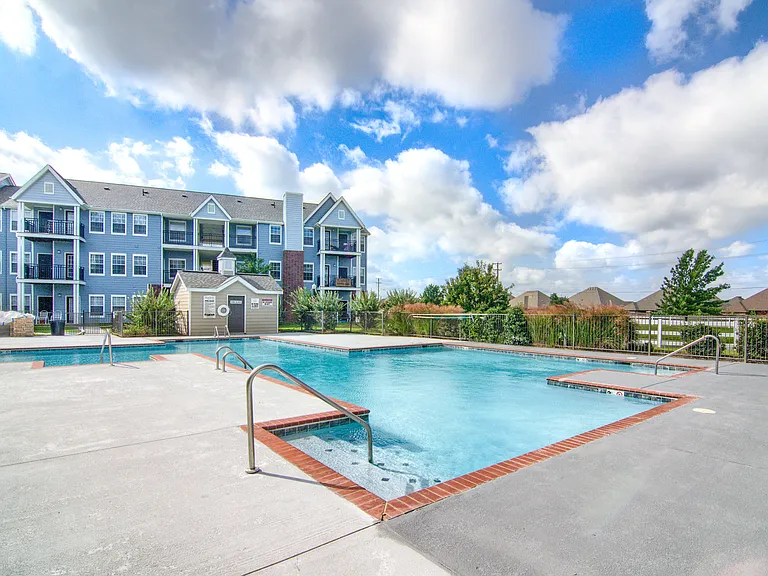 Harbin Pointe Apartment Homes — Photo 16