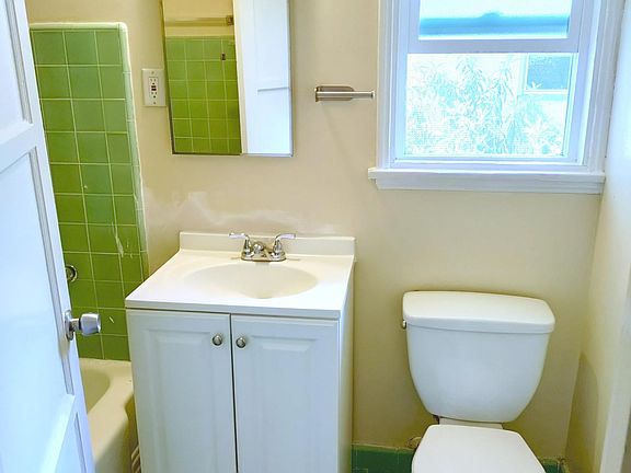 5th image of 6 Bonita St APT D