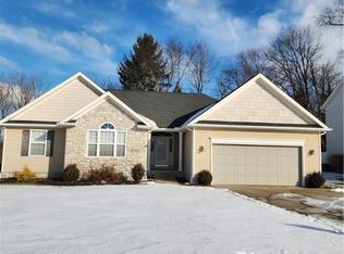 4090 Whispering Springs Ln, Mogadore, OH 44260