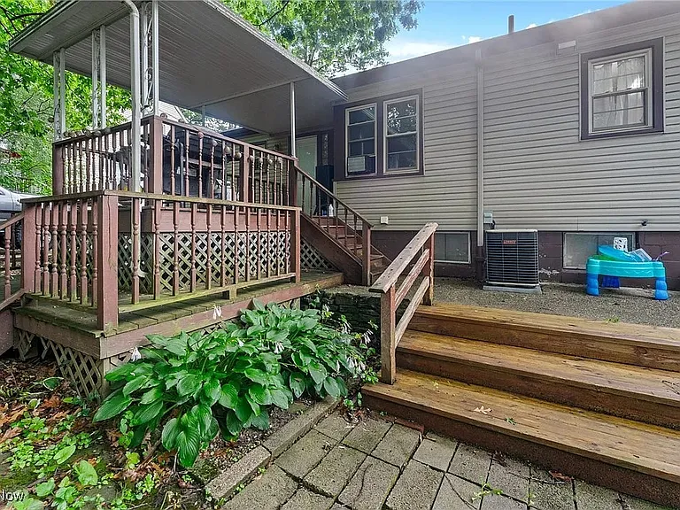 151 Park Ave — Photo 20