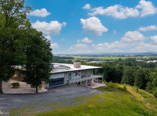 1225 W Leesport Rd, Leesport, PA 19533