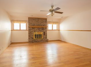 2351 Lechner Ln, Des Plaines, IL 60016