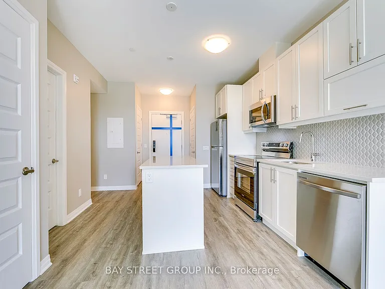 95 Dundas St W #107 — Photo 14