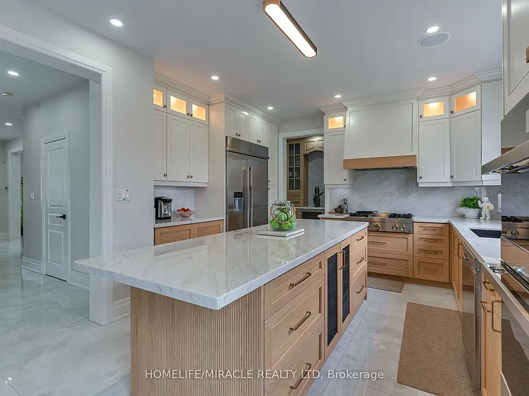 2299 Glazebrook Cir — Photo 29