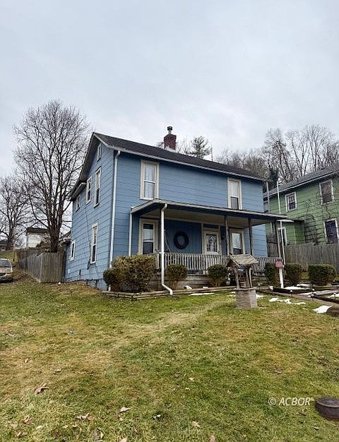 1st image of 20 Maple St