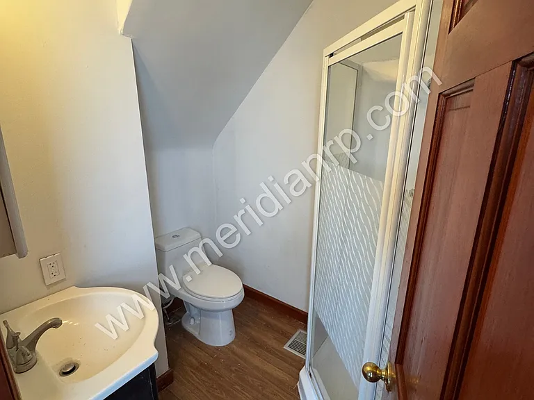 2403 N Clinton St — Photo 9
