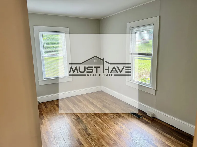 515 Ridgeway Pl SW — Photo 8