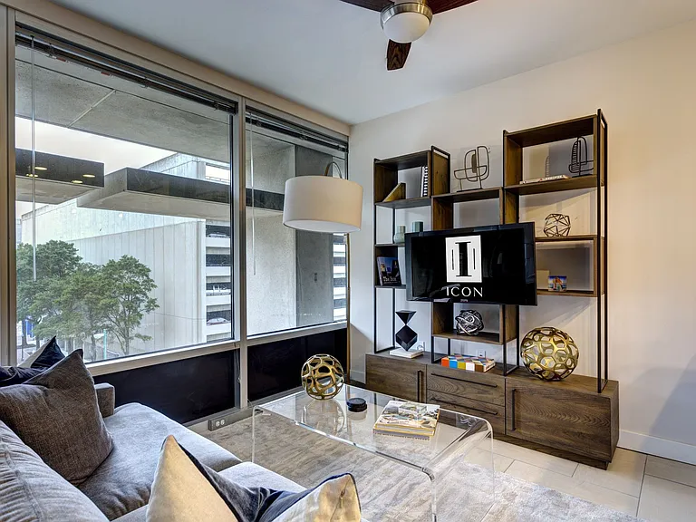 Icon Norfolk Apartments — Photo 17