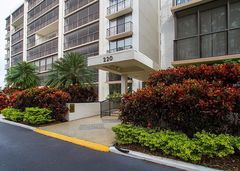 1st image of 220 Belleview Blvd APT 303