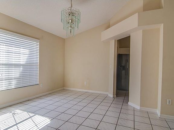 4th image of 2522 Abbey Ave #4