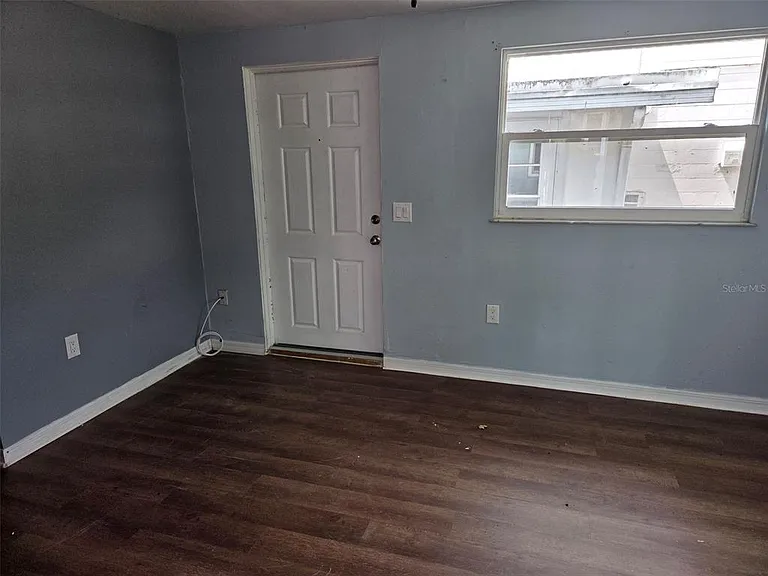 5206 7th St — Photo 3