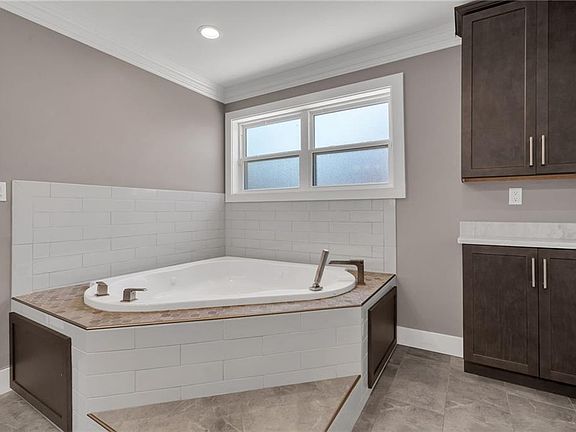 5th image of 5678 Evelyn Ct